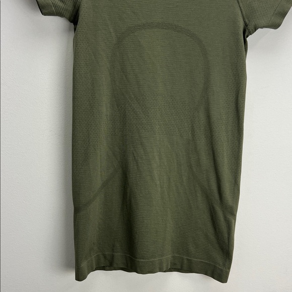 Lululemon Swiftly Tech 2.0 Short Sleeve T Shirt Green Womens 2 Running Workout - Picture 3 of 7